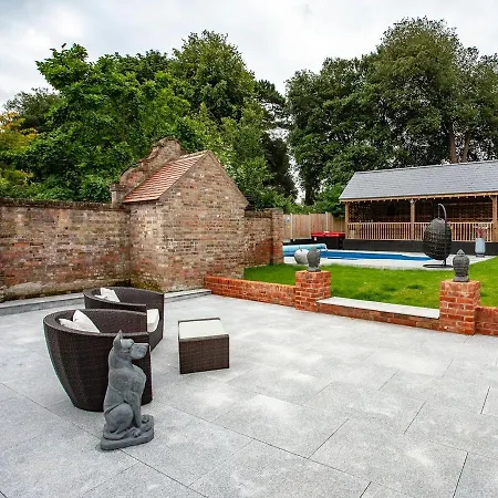 Villa Luxurious Oasis Relax 32C Pool, Jacuzzi Games Bar Deal Exterior foto