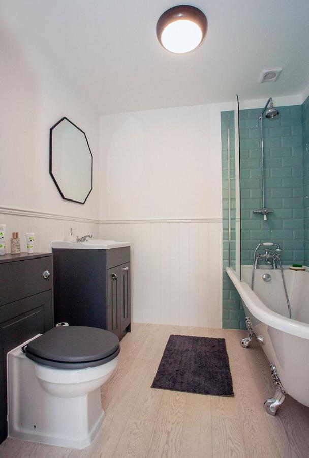 Luxurious Oasis Relax 32c Pool, Jacuzzi Games Bar * Deal
