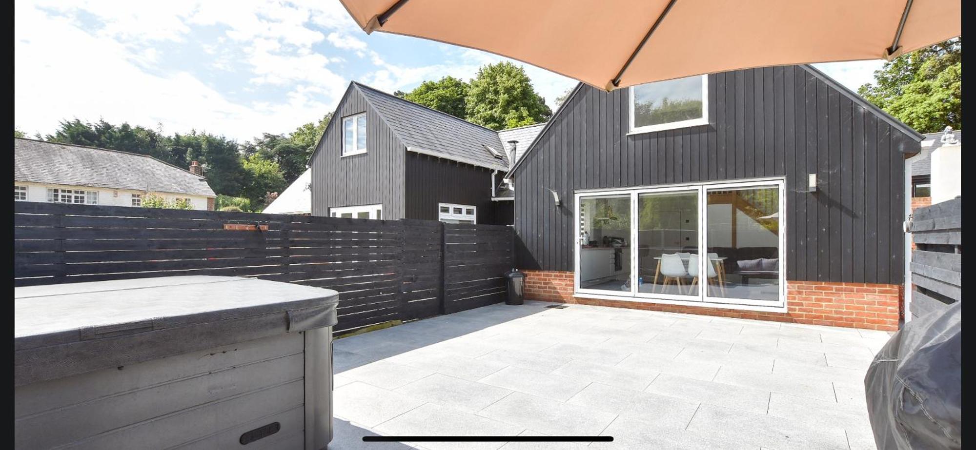 Holiday home Luxurious Oasis Relax 32c Pool, Jacuzzi Games Bar Deal